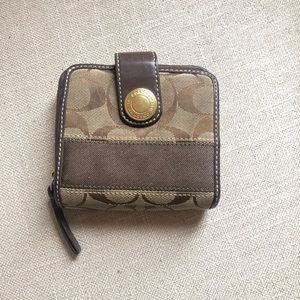 Classic ‘C’ Coach zippered Wallet